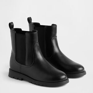 GAP Toddler Vegan Leather Ankle Boots Size 7: Color True Black